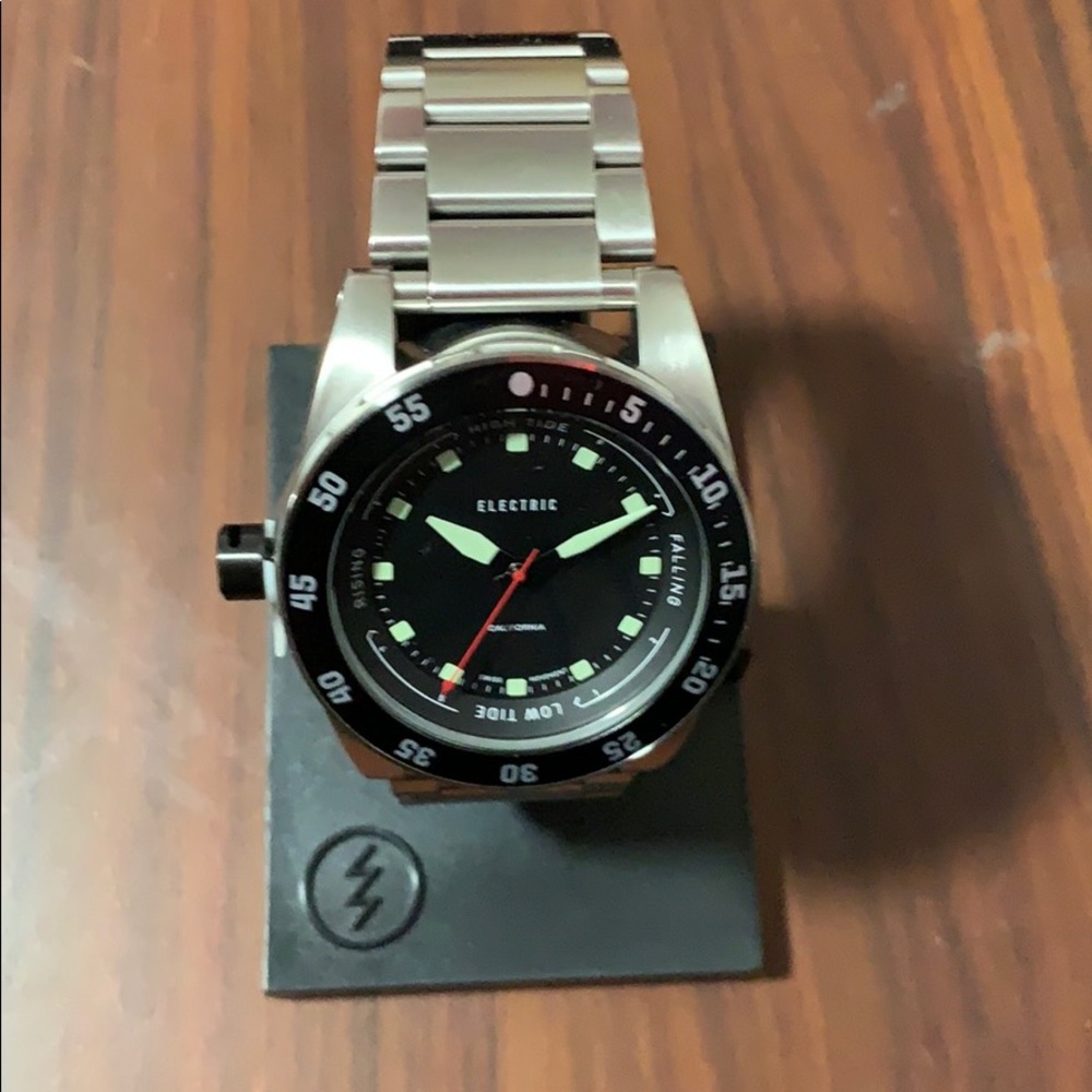 DW03 Stainless Steel Tide Dive Watch - Picture 7 of 8